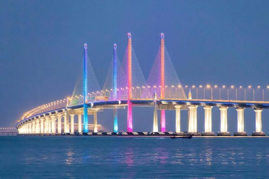 ●T11●2Pax●Studio●5Min●Queensbay●Pg Bridge View● بيان ليباس